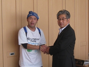 平成24年10月12日 もんみや取材・上原チョー氏来庁02 平成24年10月12日 もんみや取材・上原チョー氏来庁02